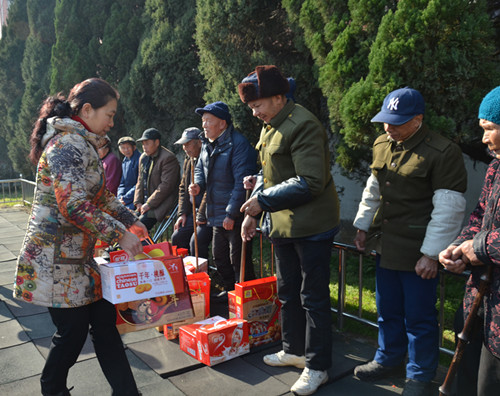 冬日暖陽(yáng)—仁和集團(tuán)走訪慰問(wèn)樟樹市福利院